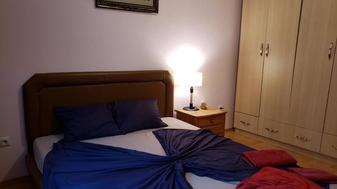 Spacious Downtown Apartment With A City View Pristina Eksteriør billede